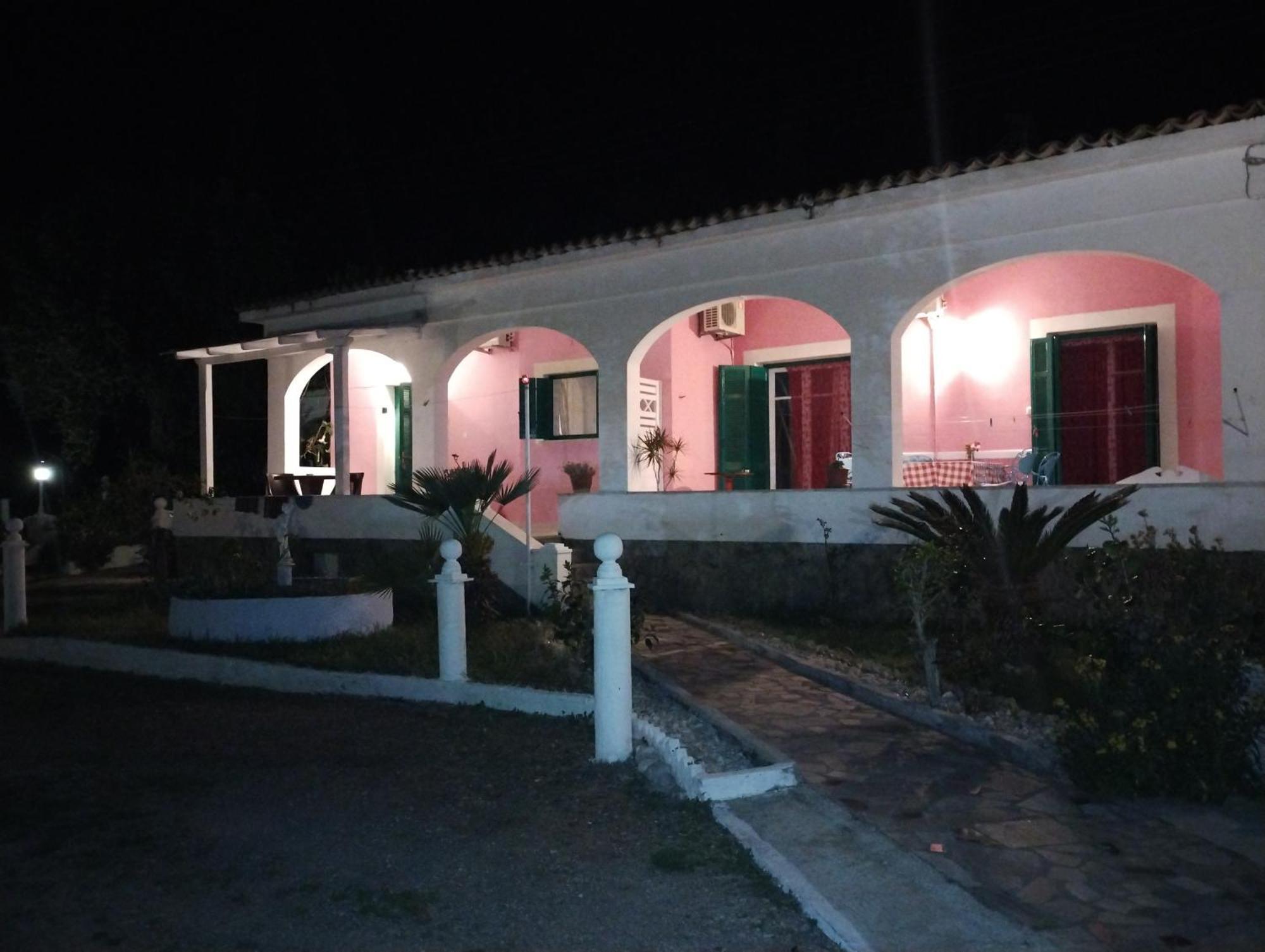 Vanilla House Палеокастрица Екстериор снимка