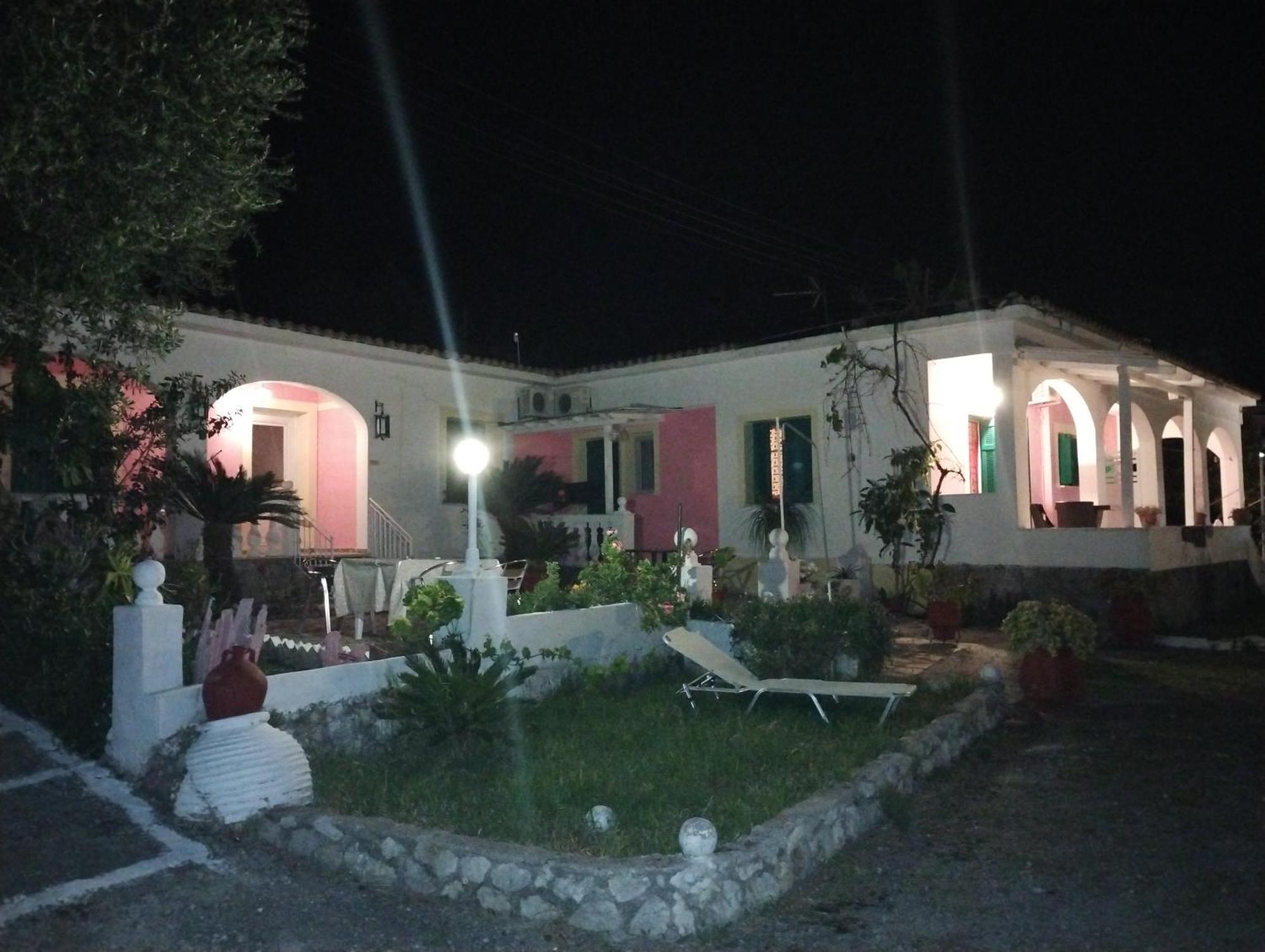 Vanilla House Палеокастрица Екстериор снимка